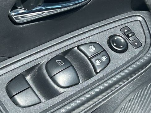 Used 2025 Nissan Versa SV FWD image 24