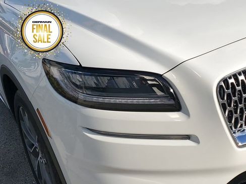 Certified 2023 Lincoln Nautilus Reserve image 12