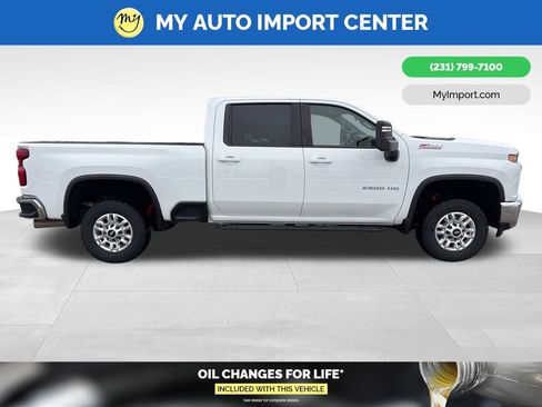 Used 2022 Chevrolet Silverado 2500 LT w/ Convenience Package image 8