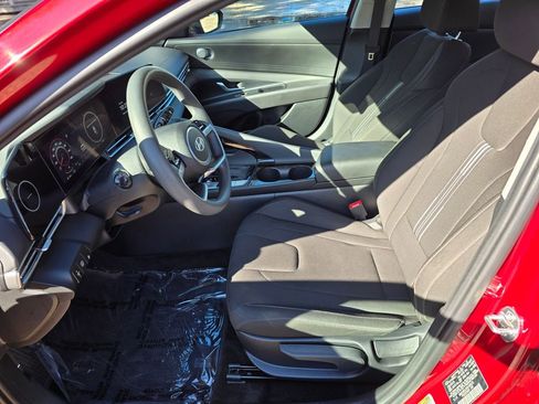 Used 2024 Hyundai Elantra Blue image 16