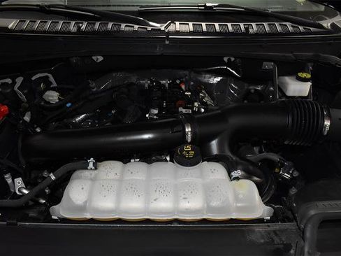 Used 2024 Ford Expedition Limited image 11