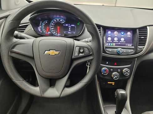 Used 2020 Chevrolet Trax LS FWD image 26
