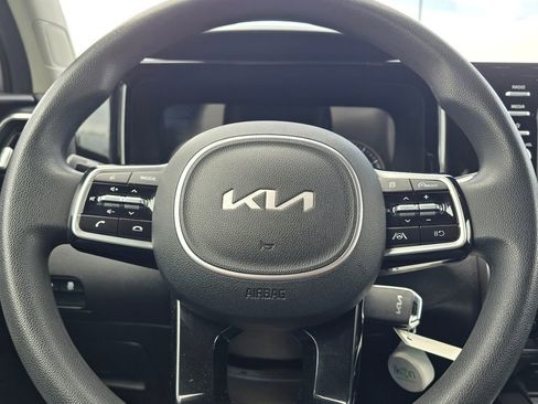 Used 2022 Kia Sorento LX image 26