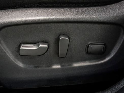 Used 2020 Nissan Rogue SV image 7