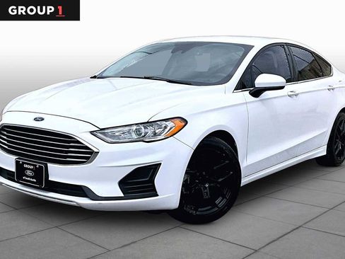 Used 2020 Ford Fusion SE image 1