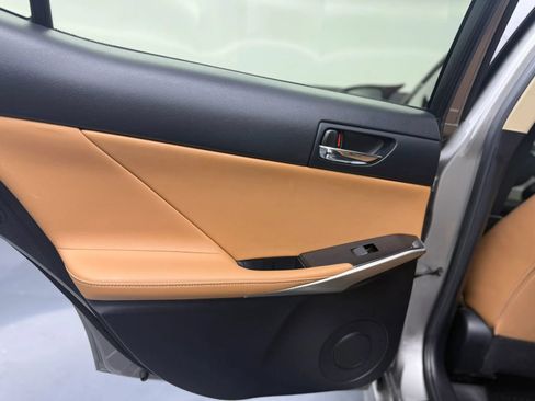 Used 2016 Lexus IS 200t RWD image 32