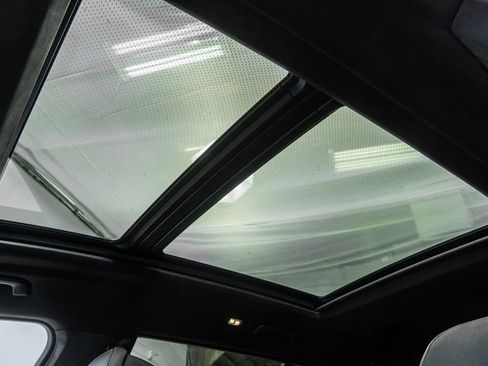 Used 2022 BMW X7 M50i w/ Executive Package image 31