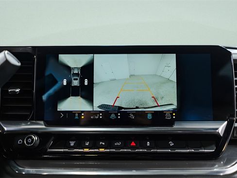 Used 2024 Chevrolet Silverado 2500 High Country w/ High Country Premium Package image 16