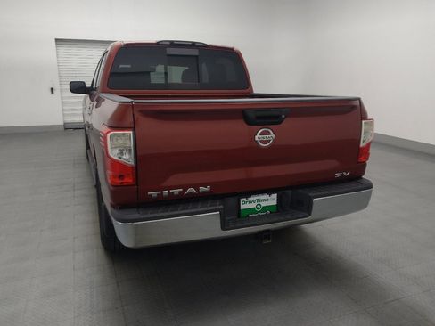 Used 2017 Nissan Titan SV RWD image 6