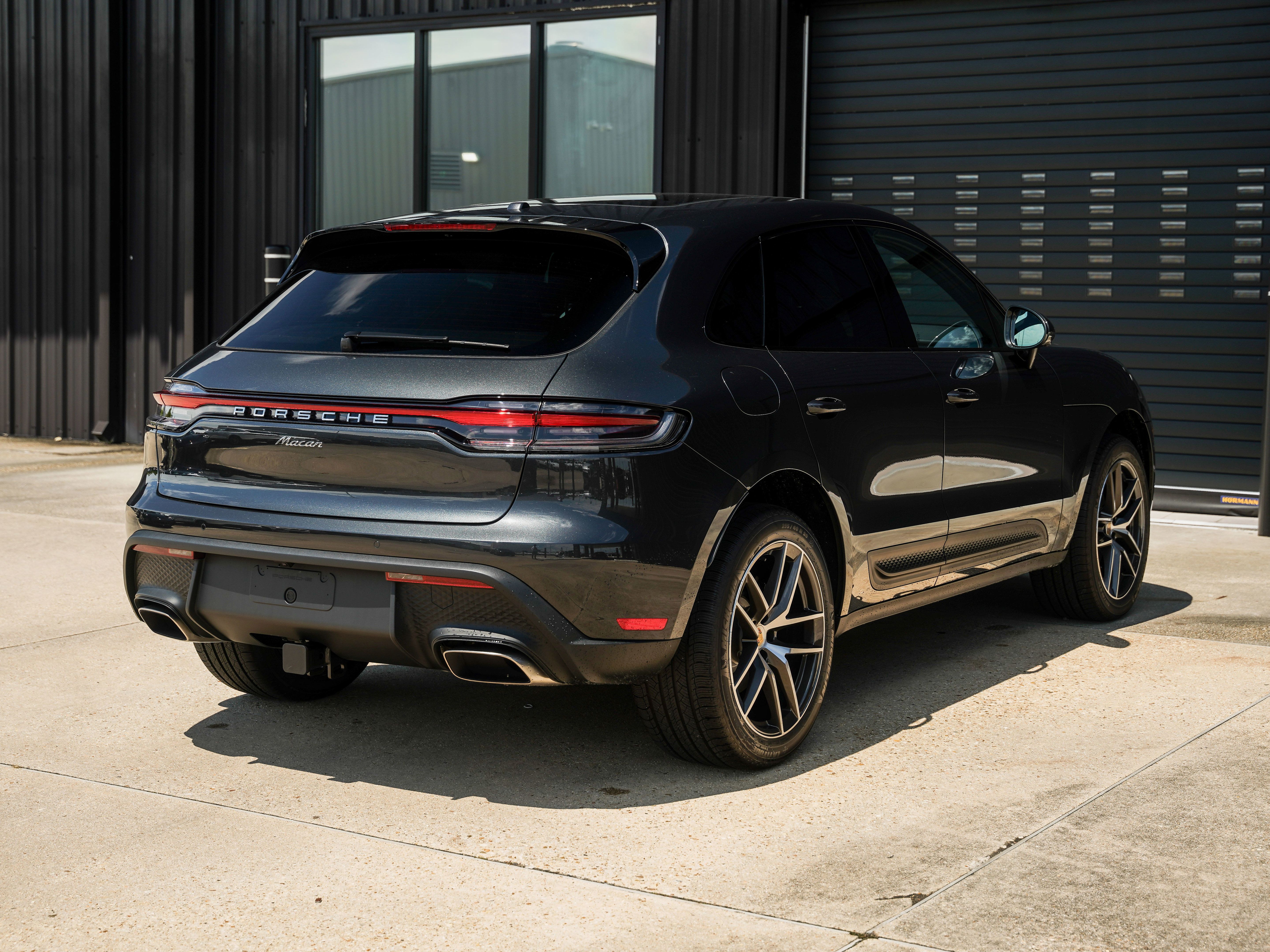 Certified 2026 Porsche Macan AWD/4WD image 10