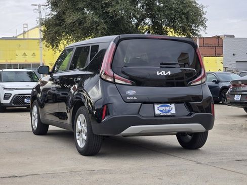 Certified 2025 Kia Soul LX image 6