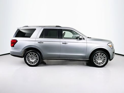 Used 2024 Ford Expedition Limited image 10