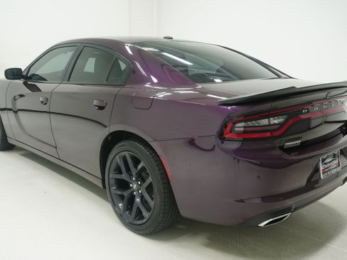 Used 2021 Dodge Charger SXT w/ Blacktop Package RWD image 6