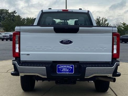 Used 2024 Ford F250 XL w/ XL Chrome Package AWD/4WD image 3
