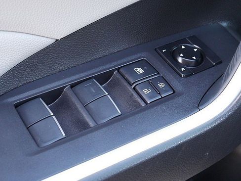 Used 2021 Toyota RAV4 XLE Premium image 24