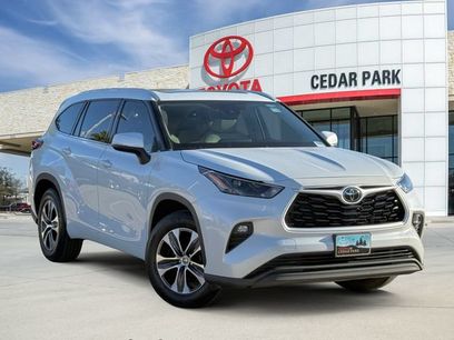 Used 2022 Toyota Highlander XLE