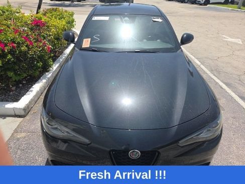 Used 2022 Alfa Romeo Giulia Veloce RWD image 2