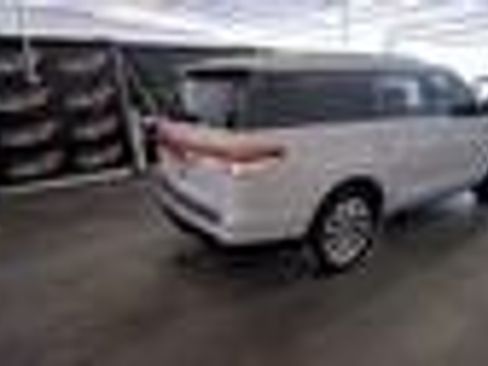 Used 2023 Lincoln Navigator Reserve AWD/4WD image 12