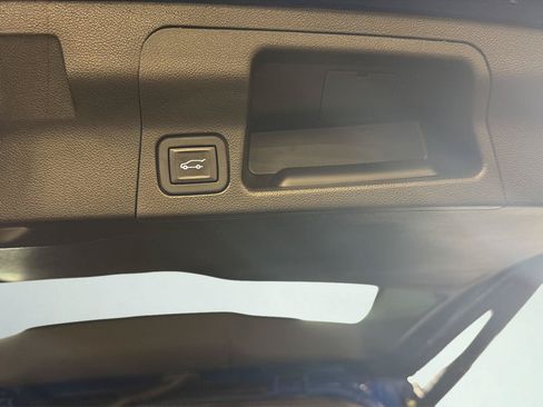 Used 2023 GMC Acadia Denali w/ Denali Ultimate Package AWD/4WD image 35