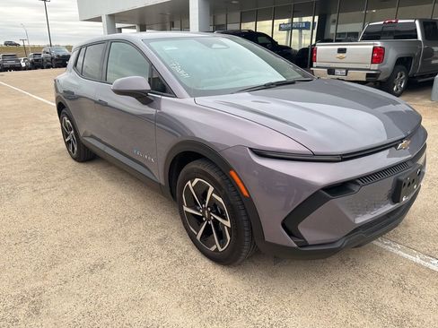 Used 2025 Chevrolet Equinox EV LT image 7
