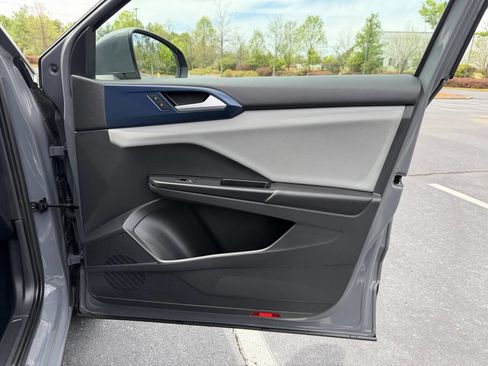 Used 2022 Volkswagen Taos SE image 17