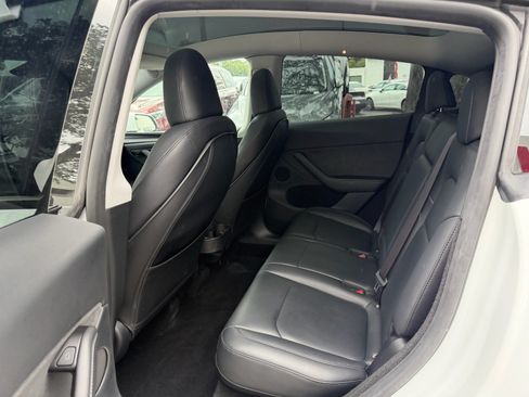 Used 2024 Tesla Model Y Performance AWD/4WD image 13