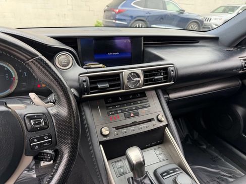 Used 2019 Lexus IS 300 F Sport w/ F Sport Package AWD/4WD image 21