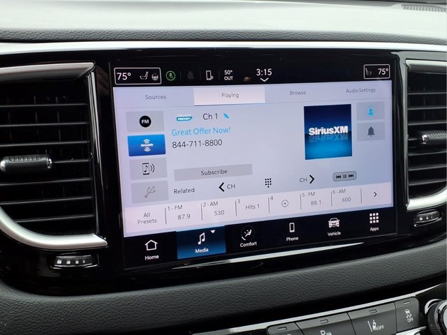 Used 2023 Chrysler Pacifica Touring-L FWD image 8