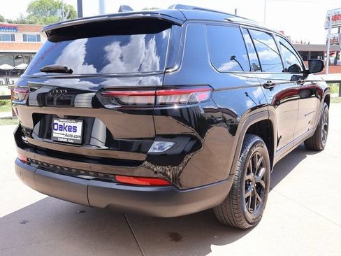 Used 2025 Jeep Grand Cherokee L Altitude AWD/4WD image 7