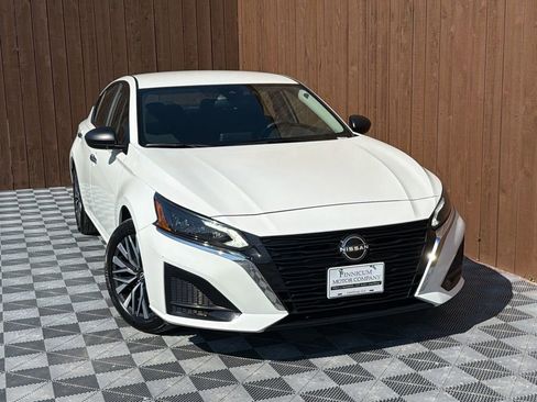 Used 2025 Nissan Altima 2.5 SV image 8