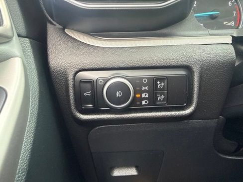 Used 2023 Ford Explorer XLT w/ Equipment Group 202A AWD/4WD image 14
