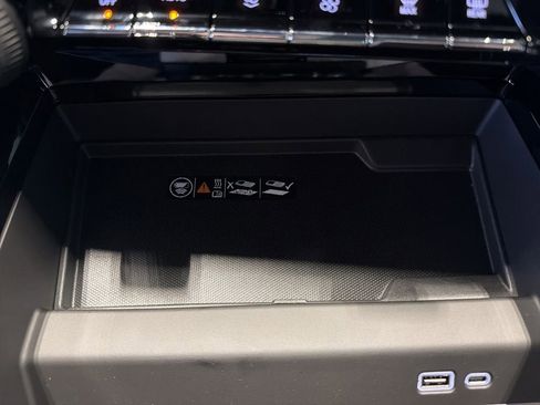 New 2026 Chevrolet Tahoe Premier w/ Sun And Tow Package AWD/4WD image 32