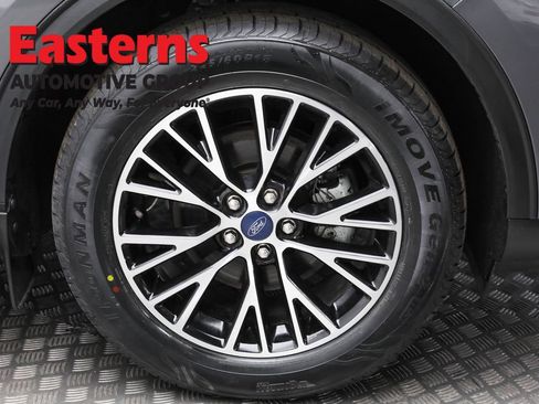 Used 2022 Ford Escape SE w/ Cold Weather Package image 30