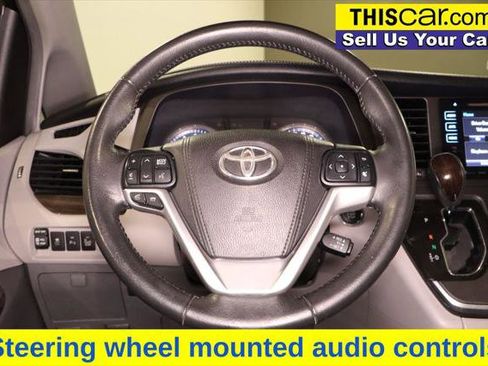 Used 2017 Toyota Sienna XLE Premium FWD image 15