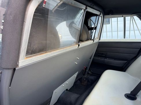 Used 2011 Ford Crown Victoria Police Interceptor w/ Trunk Pack image 22