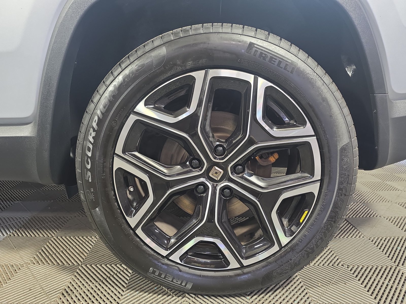 Used 2022 Rivian R1S Launch Edition Quad AWD/4WD image 10