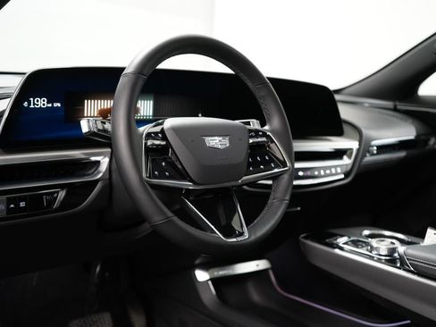 Used 2024 Cadillac Lyriq Luxury AWD/4WD image 14