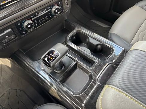 Used 2025 Chevrolet Silverado 1500 ZR2 w/ Technology Package image 32