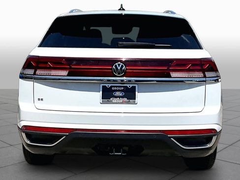 Used 2025 Volkswagen Atlas Cross Sport SE FWD image 5