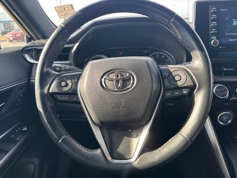 Used 2021 Toyota Venza image 14