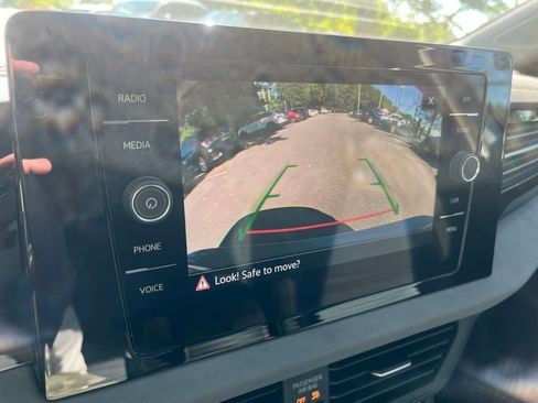 New 2025 Volkswagen Jetta SE image 12