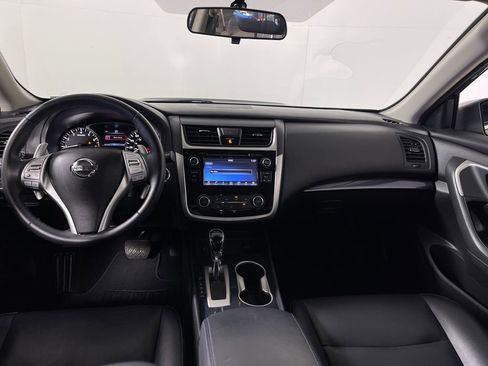 Used 2018 Nissan Altima 2.5 SR w/ SR Midnight Edition FWD image 14