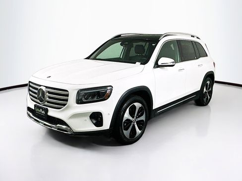 Used 2025 Mercedes-Benz GLB 250 image 3