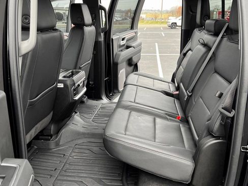 Used 2025 GMC Sierra 2500 Denali image 17