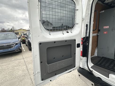 Used 2019 Nissan NV 3500 SL w/ Navigation Package RWD image 18