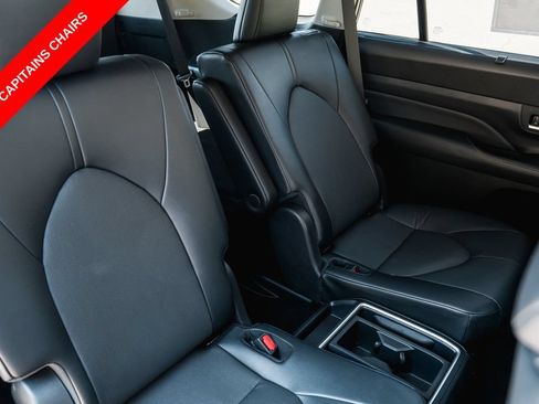 Certified 2025 Toyota Grand Highlander FWD image 28