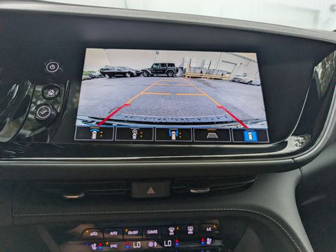 Used 2021 Buick Envision Avenir w/ Technology Package II AWD/4WD image 31