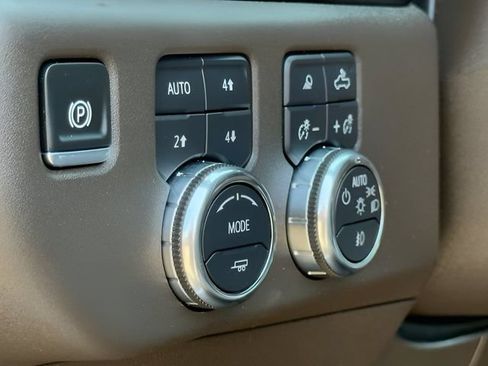 Used 2025 GMC Sierra 1500 SLT w/ SLT Premium Plus Package AWD/4WD image 25