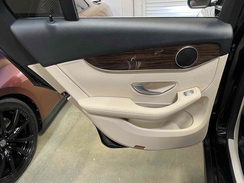 Used 2018 Mercedes-Benz GLC 300 4MATIC image 64