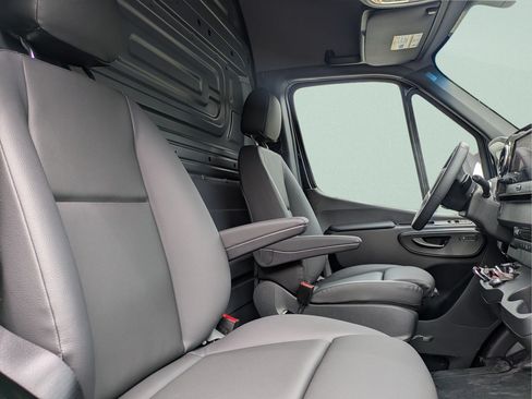 New 2026 Mercedes-Benz Sprinter 2500 image 3
